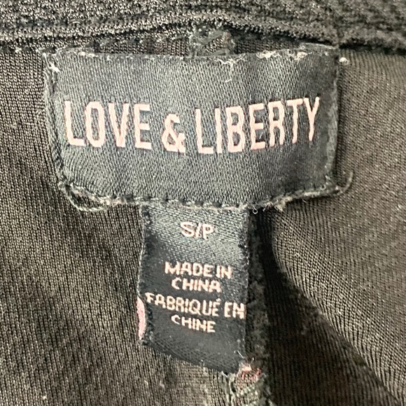 LOVE & LIBERTY- Black Zippered Blazer - Picture 16 of 16
